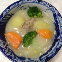 野生ロイボスティーを使ったあっさりクリームシチューのレシピ